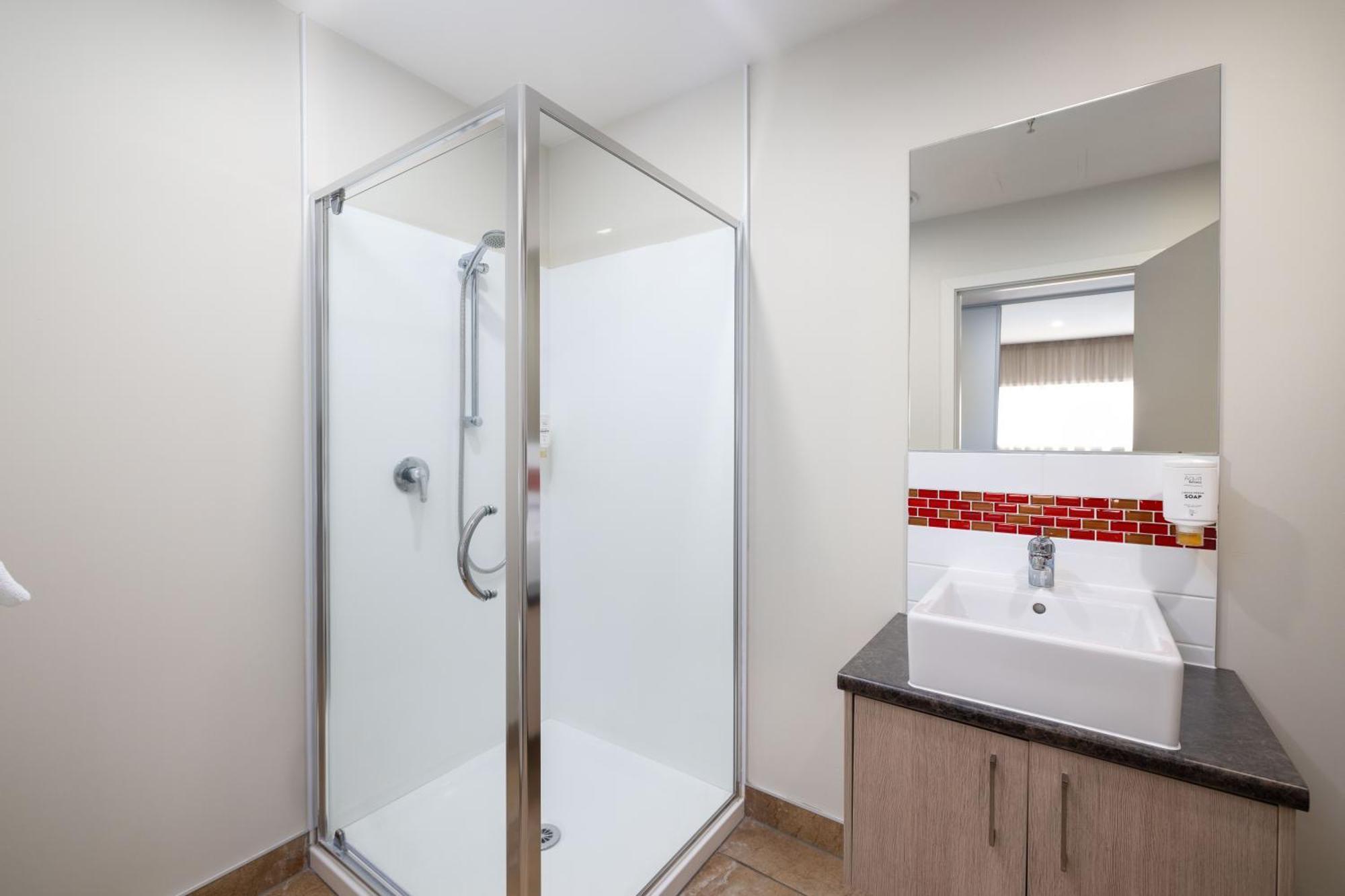 Ramada Suites By Wyndham Christchurch City Kültér fotó