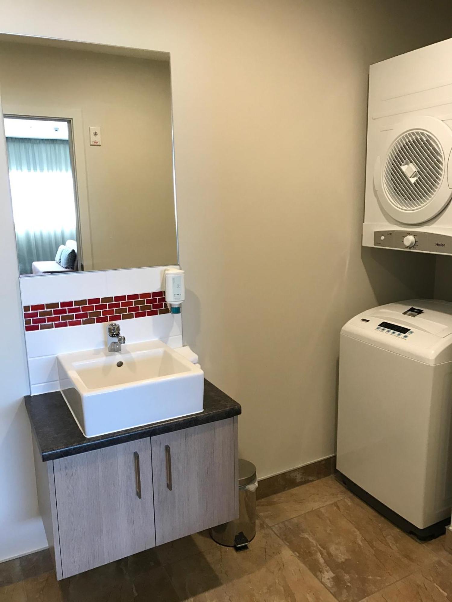 Ramada Suites By Wyndham Christchurch City Kültér fotó