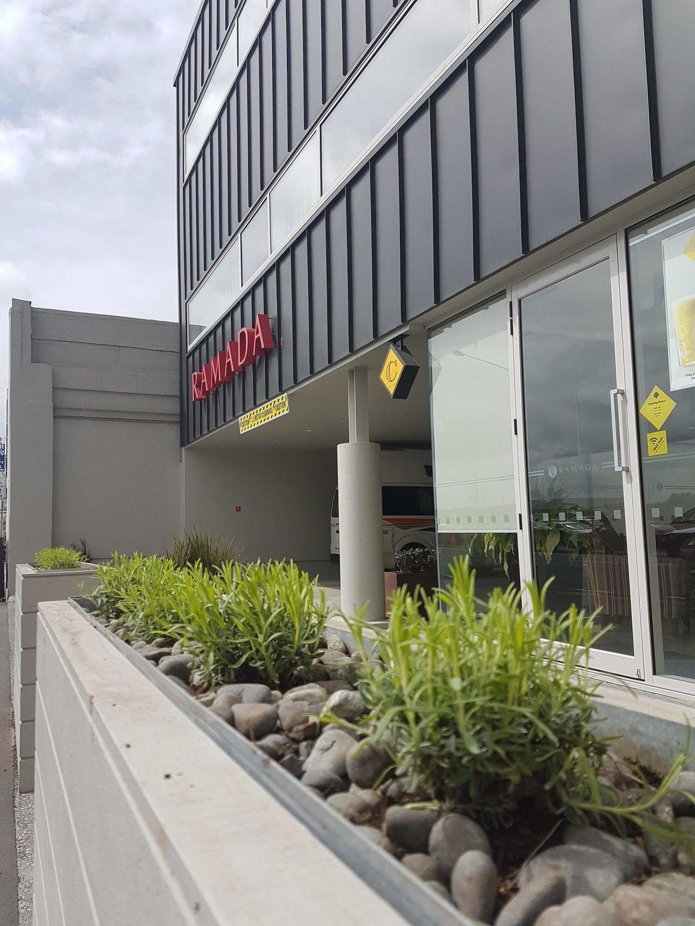 Ramada Suites By Wyndham Christchurch City Kültér fotó